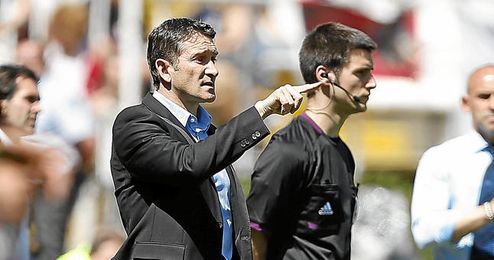 Phillippe Montanier está siendo tentado por varios equipos a causa de la gran temporada con la Real. Phillippe Montanier está siendo tentado por varios equipos a causa de la gran temporada con la Real.