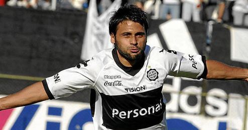 Maxi Biancucchi, delantero titular del Vitoria, en puestos de Copa Libertadores tras tres jornadas. Maxi Biancucchi, delantero titular del Vitoria, en puestos de Copa Libertadores tras tres jornadas.