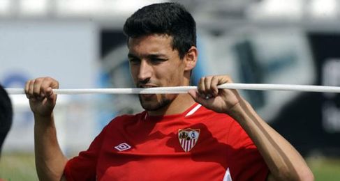 Jesús Navas se reúne con el Sevilla para negociar su marcha al City Jesús Navas se reúne con el Sevilla para negociar su marcha al City