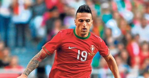 Miguel Lopes ha ganado peso en las convocatorias de la selección portuguesa, adiestrada por Paulo Bento. Miguel Lopes ha ganado peso en las convocatorias de la selección portuguesa, adiestrada por Paulo Bento.