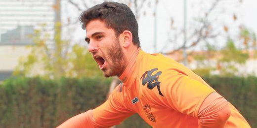 En la imagen, Luisma celebra la victoria de su equipo durante un encuentro del presente campeonato. En la imagen, Luisma celebra la victoria de su equipo durante un encuentro del presente campeonato.