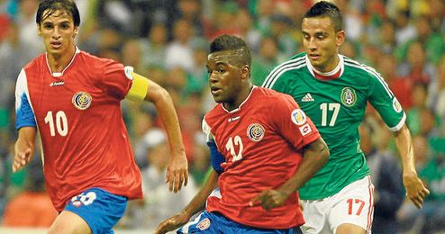 Joel Campbell y Bryan Ruiz, los delanteros ante México. Joel Campbell y Bryan Ruiz, los delanteros ante México.