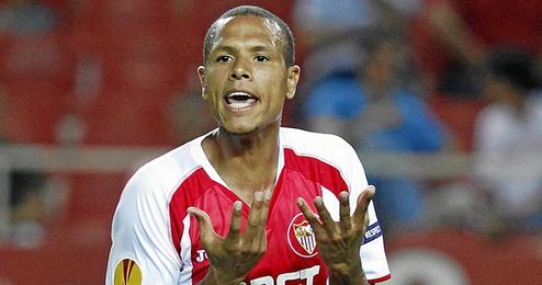 Luis Fabiano podría volver a Europa. Luis Fabiano podría volver a Europa.
