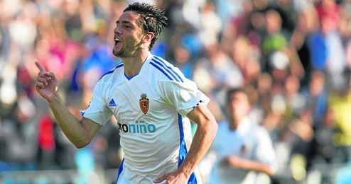 Hélder Postiga quiere jugar en el Sevilla, y en Nervión trabajan para lograrlo sin cometer ninguna locura. Hélder Postiga quiere jugar en el Sevilla, y en Nervión trabajan para lograrlo sin cometer ninguna locura.