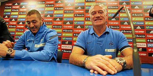 Deschamps y Benzema durante una rueda de prensa. Deschamps y Benzema durante una rueda de prensa.
