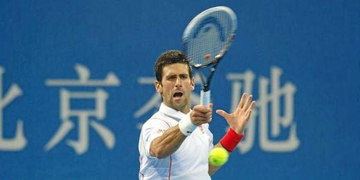 Djokovic golpea una derecha en su partido ante Gasquet. Djokovic golpea una derecha en su partido ante Gasquet.