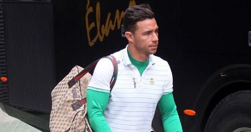 Rubén Castro espera poder pronto comenzar la rehabilitación. Rubén Castro espera poder pronto comenzar la rehabilitación.