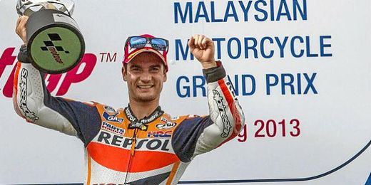 Pedrosa en el podio del gran premio de Sepang. Pedrosa en el podio del gran premio de Sepang.