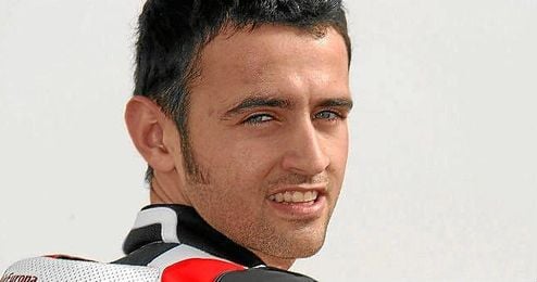 Barberá posa sonriente tras una de las carreras. Barberá posa sonriente tras una de las carreras.