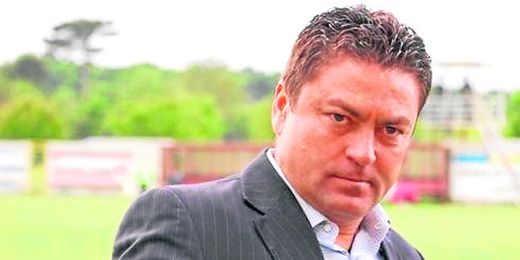 Ilie pide minutos para Rusescu. Ilie pide minutos para Rusescu.