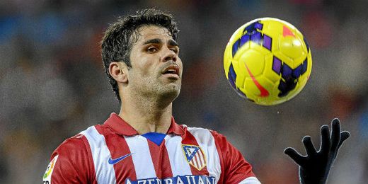 Diego Costa ha firmado ante notario su deseo de jugar con España. Diego Costa ha firmado ante notario su deseo de jugar con España.