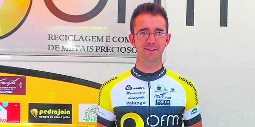 Rosendo con el maillot del OFM. Rosendo con el maillot del OFM.
