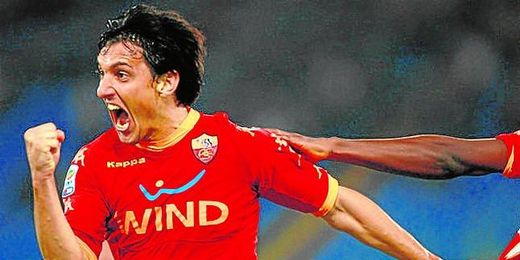 El argentino Nicolás Burdisso solo ha disputado cuatro partidos de liga. El argentino Nicolás Burdisso solo ha disputado cuatro partidos de liga.