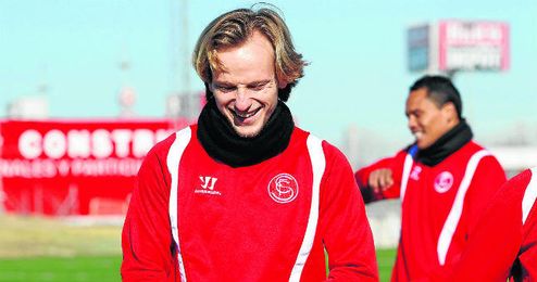 El presidente nervionense afirma que Rakitic "está feliz en el Sevilla". El presidente nervionense afirma que Rakitic "está feliz en el Sevilla".