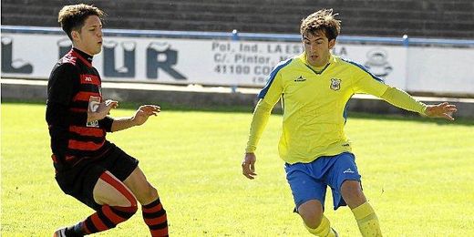Juan José se ha hecho dueño del lateral amarillo; tras perderse casi una vuelta, ahora disfruta. Juan José se ha hecho dueño del lateral amarillo; tras perderse casi una vuelta, ahora disfruta.