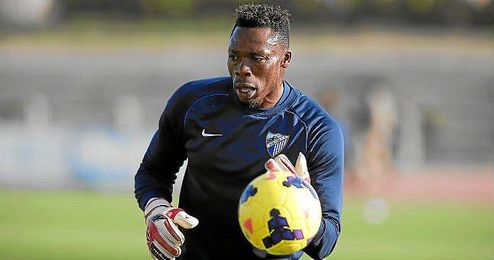 Kameni tiene dos años más de contrato con el Málaga. Kameni tiene dos años más de contrato con el Málaga.