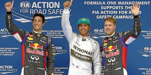 Los dos pilotos comparten podio con Hamilton. Los dos pilotos comparten podio con Hamilton.