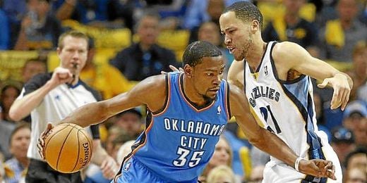 Kevin Durant durante un partido de Oklahoma City Thunder. Kevin Durant durante un partido de Oklahoma City Thunder.