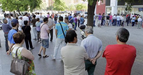 Las largas colas de hoy casi agotan las entradas. Las largas colas de hoy casi agotan las entradas.