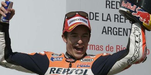 Marquez celebrando el GP de Jerez en el podio Marquez celebrando el GP de Jerez en el podio
