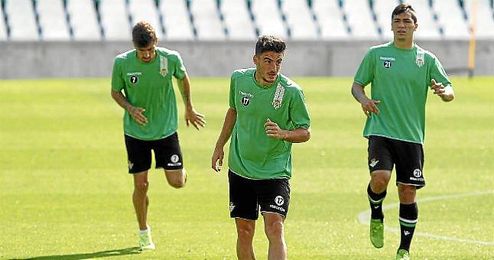 Juan Carlos, en un entrenamiento con el Betis. Juan Carlos, en un entrenamiento con el Betis.
