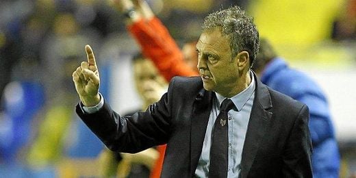 Caparrós ha sido el técnico del Levante durante la última temporada. Caparrós ha sido el técnico del Levante durante la última temporada.