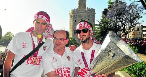 José Castro dirige con tino y ambición a un Sevilla Fútbol Club cuya marca sigue revalorizándose. José Castro dirige con tino y ambición a un Sevilla Fútbol Club cuya marca sigue revalorizándose.