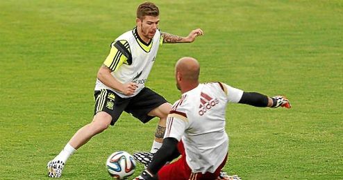 Alberto Moreno, en un entrenamiento con la selección. Alberto Moreno, en un entrenamiento con la selección.