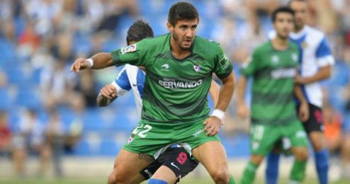 Raúl Navas durante un partido con el Eibar. Raúl Navas durante un partido con el Eibar.
