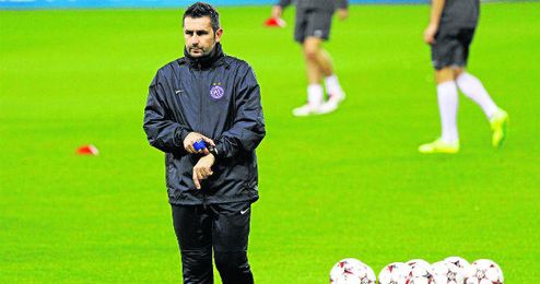 Nenad Bjelica durante un entrenamiento con el Austria de Viena en Champions League. Nenad Bjelica durante un entrenamiento con el Austria de Viena en Champions League.