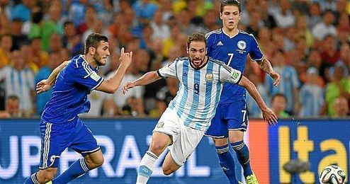Gonzalo Higuaín, en el partido de Argentina frente a Bosnia-Herzegovina. Gonzalo Higuaín, en el partido de Argentina frente a Bosnia-Herzegovina.
