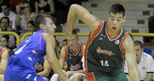 Willy Hernangómez ha sido uno de los jugadores destacados desde que empezara la pretemporada. Willy Hernangómez ha sido uno de los jugadores destacados desde que empezara la pretemporada.