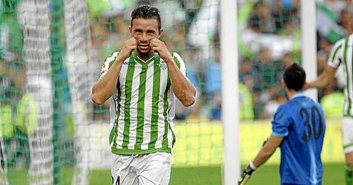 Rubén Castro lleva siete goles, uno menos que Araujo, con el que se verá las caras el próximo domingo. Rubén Castro lleva siete goles, uno menos que Araujo, con el que se verá las caras el próximo domingo.