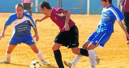 Imagen del último derbi entre Torreblanca y San Antonio, cuyo resultado fue de 3-1 para los azules, en 2009. Imagen del último derbi entre Torreblanca y San Antonio, cuyo resultado fue de 3-1 para los azules, en 2009.