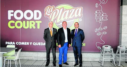 En la imagen, y de izquierda a derecha, Antonio Morillo, Fernando Zamora y Guillermo Arcenegui. En la imagen, y de izquierda a derecha, Antonio Morillo, Fernando Zamora y Guillermo Arcenegui.