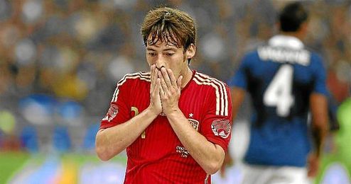 Silva se lamenta durante un partido con la selección. Silva se lamenta durante un partido con la selección.