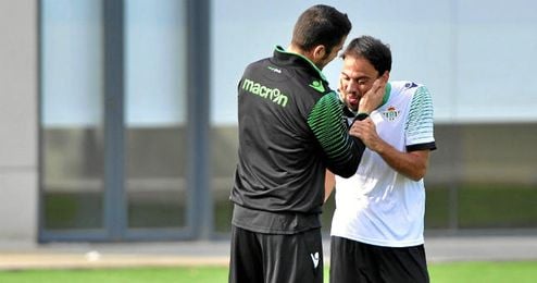 Matilla junto a Julio Velázquez durante un entrenamiento Matilla junto a Julio Velázquez durante un entrenamiento