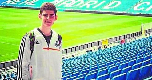José María Cantón posa en el Santiago Bernabéu, cuando estuvo en noviembre junto a su padre. José María Cantón posa en el Santiago Bernabéu, cuando estuvo en noviembre junto a su padre.