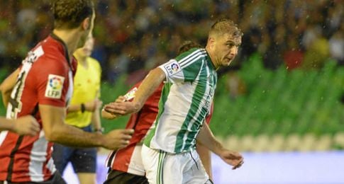 Joaquín, en un lance del partido. Joaquín, en un lance del partido.