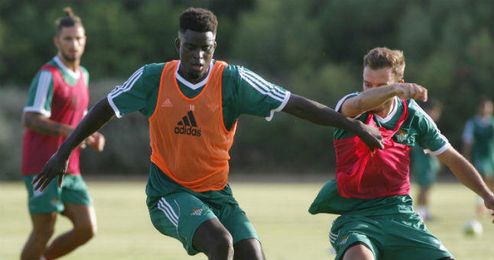 N´Diaye adelanta plazos y podría llegar para recibir al Atlético de Madrid N´Diaye adelanta plazos y podría llegar para recibir al Atlético de Madrid