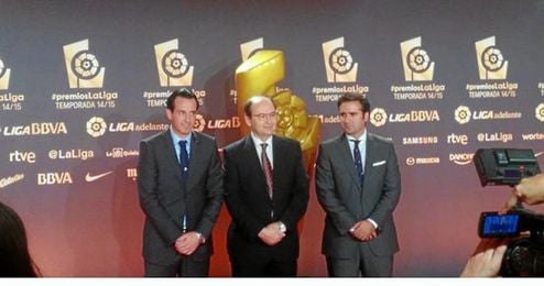 Unai Emery ha acudido a Barcelona acompañado del presidente, José Castro. Unai Emery ha acudido a Barcelona acompañado del presidente, José Castro.