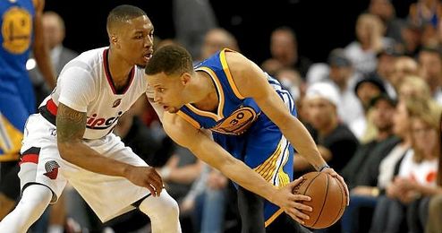 Stephen Curry regresó tras su lesión por un esguince de rodilla. Stephen Curry regresó tras su lesión por un esguince de rodilla.