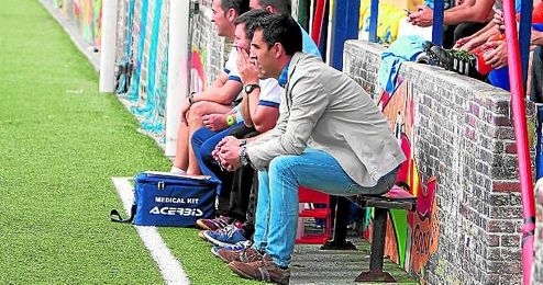 Antonio Rueda ha puesto punto final a su etapa como entrenador del Nervión. Antonio Rueda ha puesto punto final a su etapa como entrenador del Nervión.