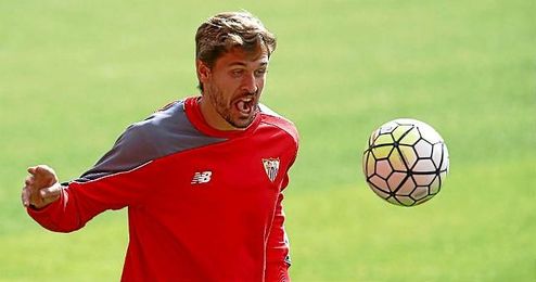Llorente, en el entrenamiento de hoy. Llorente, en el entrenamiento de hoy.