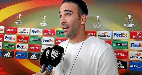 Rami atendiendo a SFC Radio. Rami atendiendo a SFC Radio.