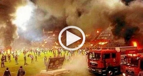 Captura del incendio del estadio. Captura del incendio del estadio.