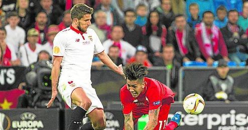 Carriço presiona a Firmino Carriço presiona a Firmino