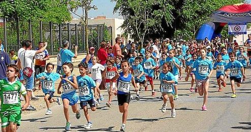 La salida será a las 9:30 de la mañana desde el pabellón la Villa. La salida será a las 9:30 de la mañana desde el pabellón la Villa.