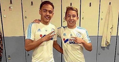 Boutobba, con uno de sus compañeros en el OM. Boutobba, con uno de sus compañeros en el OM.