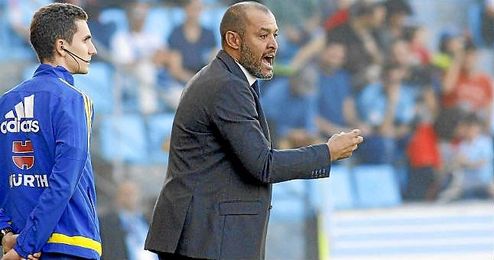 Espírito Santo firmó su última experiencia como entrenador en el Valencia. Espírito Santo firmó su última experiencia como entrenador en el Valencia.